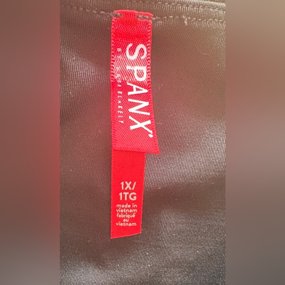 Spanx Velvet Shine Leggings, Black & Gold Metallic, High-Waist, Smoothing, sz 1X - Picture 6 of 7